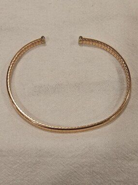 LUXURY Leslie’s (LLJ) 14k Solid Gold Italian Omega Cuff – 11.6g